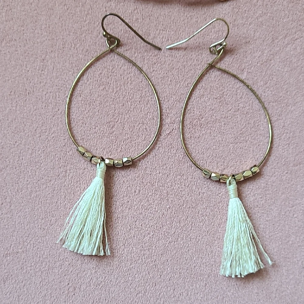Gold and Cream Jewelry Set (2 Earrings, 1 Bracelet) - Picture 2 of 10